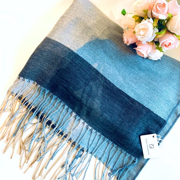 Pretty Persuasions Jackets & Blazers - 🏖2/$30 Pashmina Cape Vintage Clearance sale